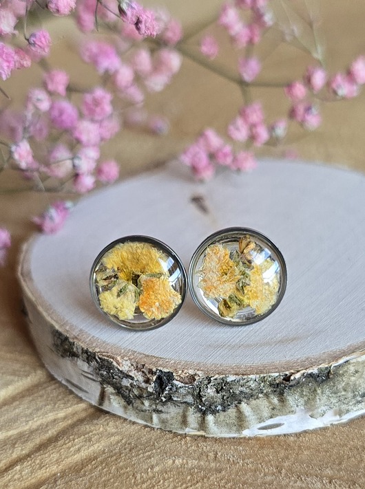 kolczyki z żywicy Kolczyki z kwiatami srebrne kwiaty żółta gipsówka
