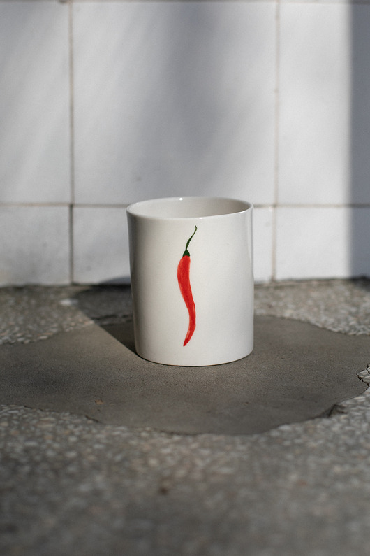 kubki Kubek porcelanowy z papryczką chili LA LUZ