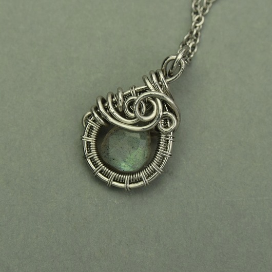 wisiory Mały wisiorek labradoryt wire wrapping