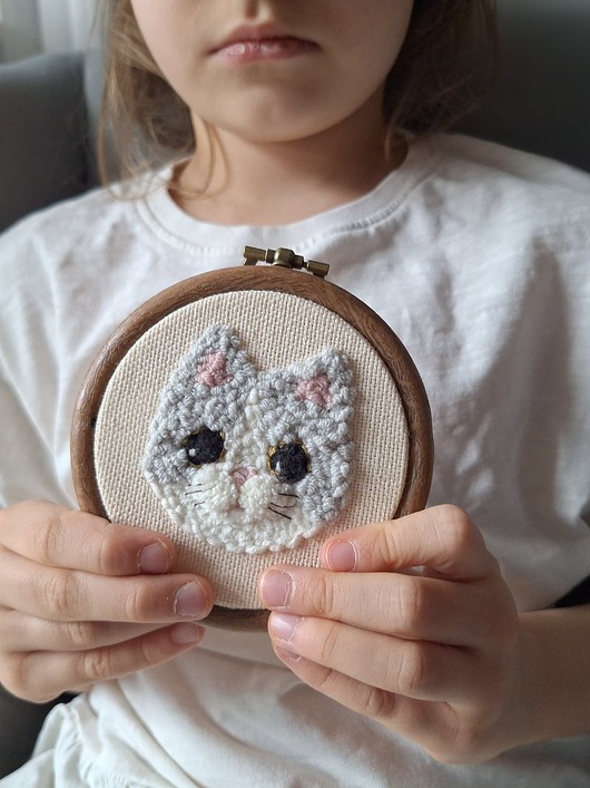 obrazy i plakaty do pokoju dziecięcego Portret kotka-  dodatek na ścianę