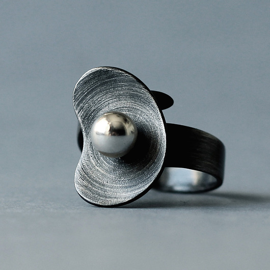 Modernistyczny pierścionek regulowany organiczny SHAMBALA