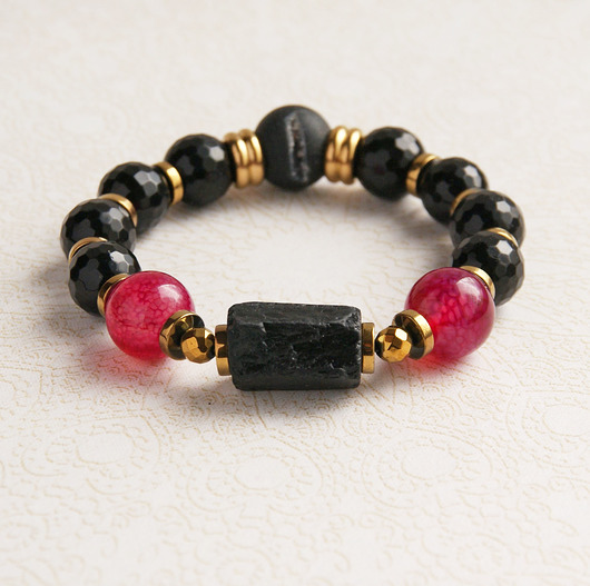 bransoletki z kamieni naturalnych UNIKATOWA ochronna bransoleta. agat fuksja.