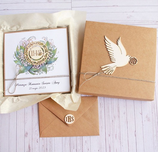 kartki na komunię Kartka, personalizacja, pudełko, koperta : KONWALIE :  ihs..