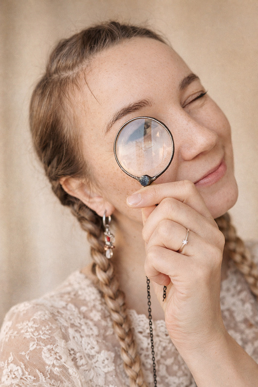 wisiory Naszyjnik szklo powiększajace z druzą