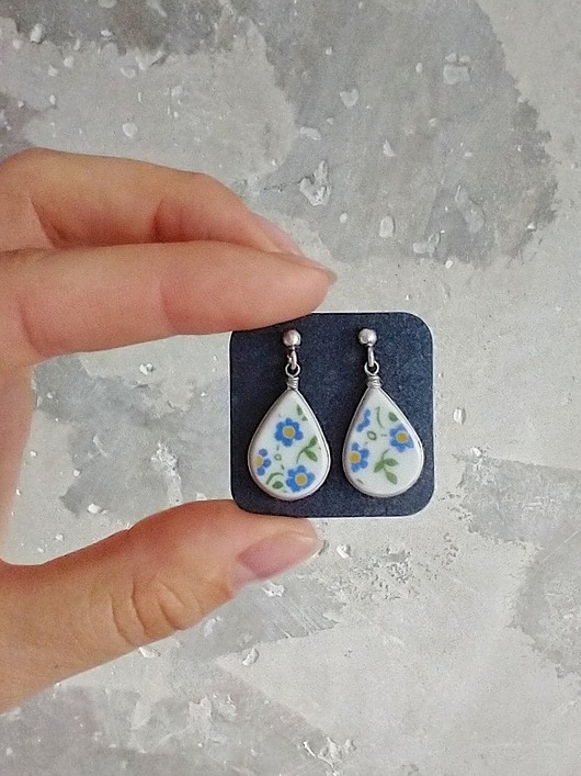 Kolczyki ceramiczne w niezapominajki biżuteria z talerzy