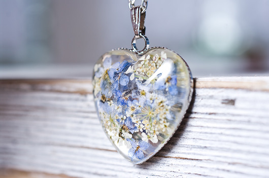Naszyjnik z żywicy w kształcie serca So Jewelry