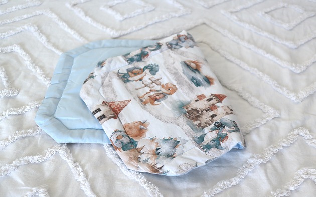 śpiwory i rożki niemowlęce Topponcino - poduszka dla niemowlaka - smoki