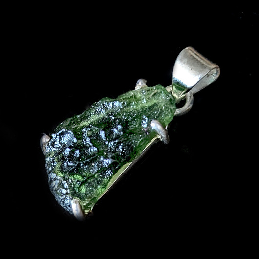 wisiory Butelkowa zieleń mołdawitu