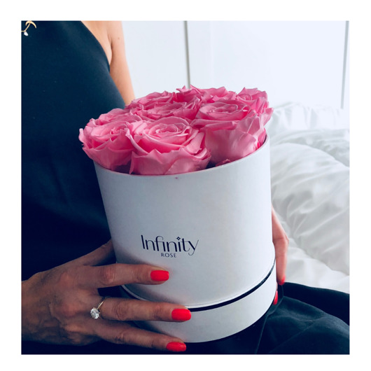 dodatki - różne Jasnoróżowe wieczne róże biały duży flower box