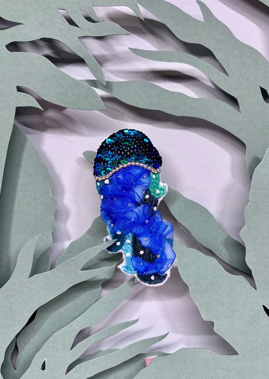 broszki Broszka cekinowa meduza z głębin