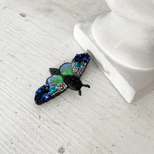 broszki Broszka ĆMA 58 ręcznie haftowana przypinka owady motyle