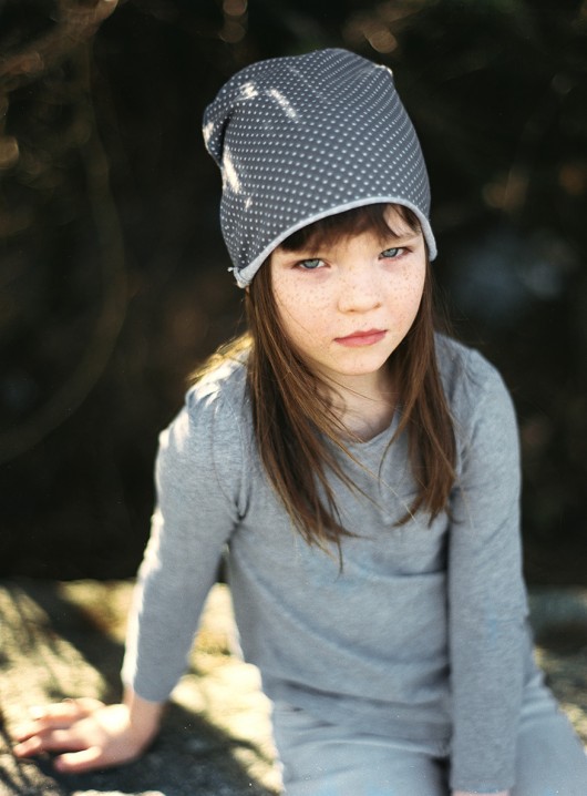 Czapka kropki Grey Dots patkas