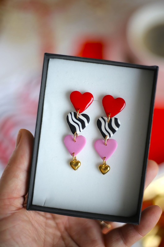 kolczyki z masy plastycznej Walentynkowe kolczyki serduszka FALOVANIE