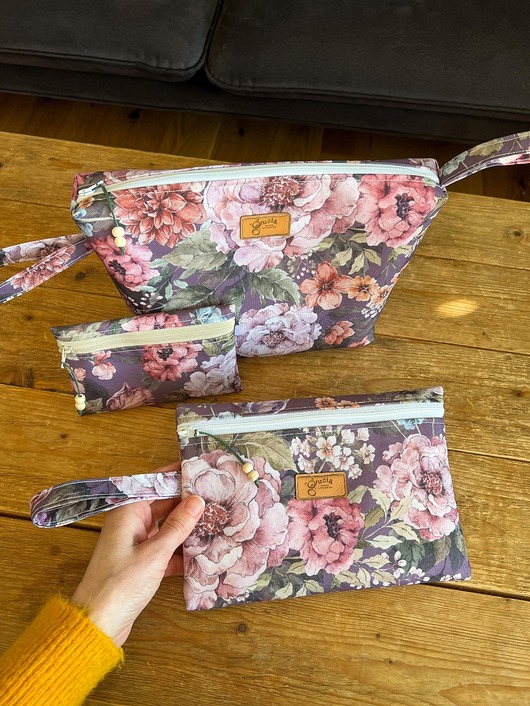 kosmetyczki Komplet 3 kosmetyczek na wyjazdy, dla mamy, przyjaciółki