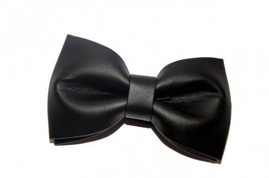 Mucha bowstyle czarna skórzana bowstyle