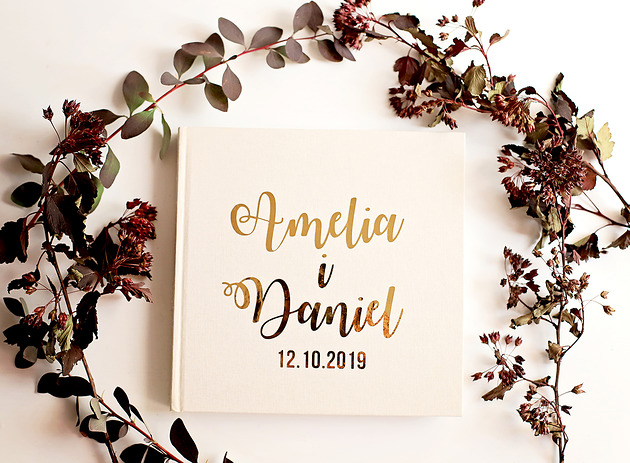 Księga gości ze złotym napisem - 29x29 cm Pankmat