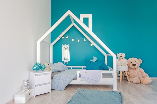 Łóżko domek Cleo +kolor +barierki WoodLook