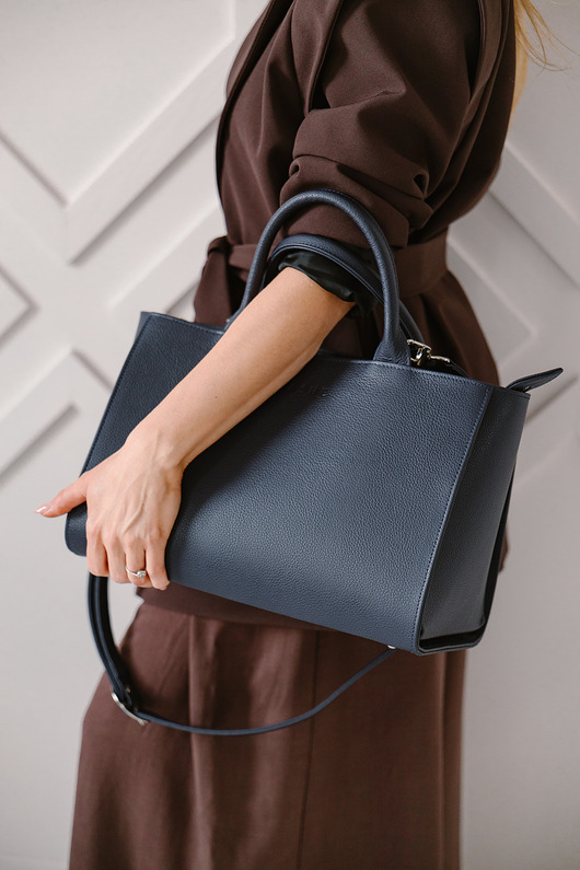 torby na ramię Bag in the city - skórzana torebka kuferek - granat