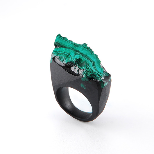 pierścionek z żywicy Pierścień z malachitem