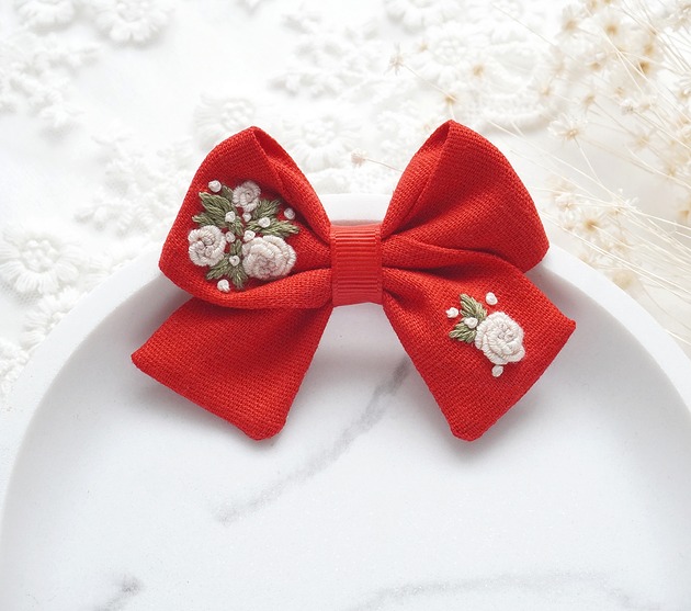 spinki i klamry do włosów HAFTOWANA Spinka / opaska do włosów świąteczna kokarda CZERWONA
