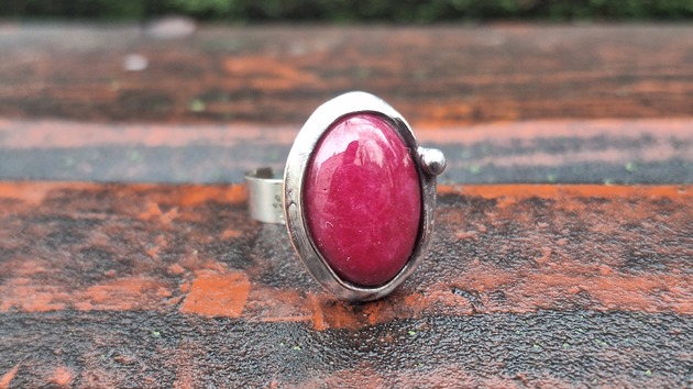 pierścionki - różne Fuksja - pierścionek regulowany