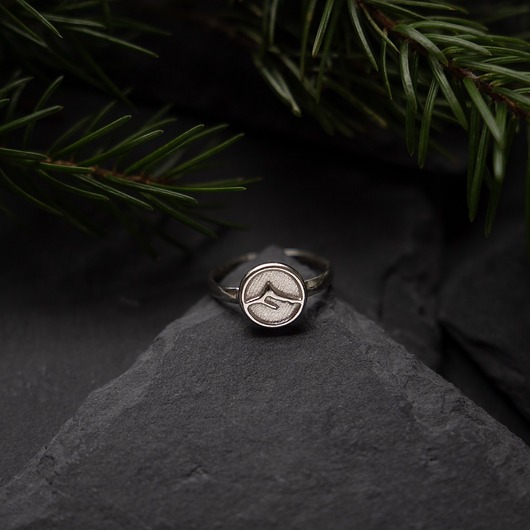 pierścionki srebrne Srebrny pierścionek z górskim szczytem