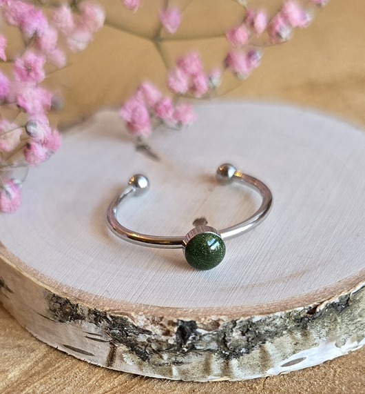pierścionek z żywicy Pierścionek srebrny zielone oczko zielony minimalistyczny żywica brokatowy