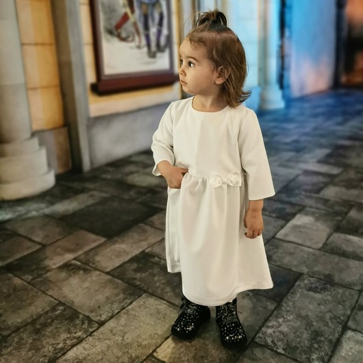 sukienki dla dziewczynki Sukienka wykończona satynową lamówką, BELLA, biała