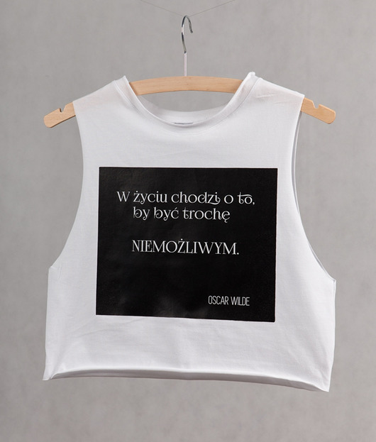 topy damskie Krótki top z cytatem Oscar Wilde