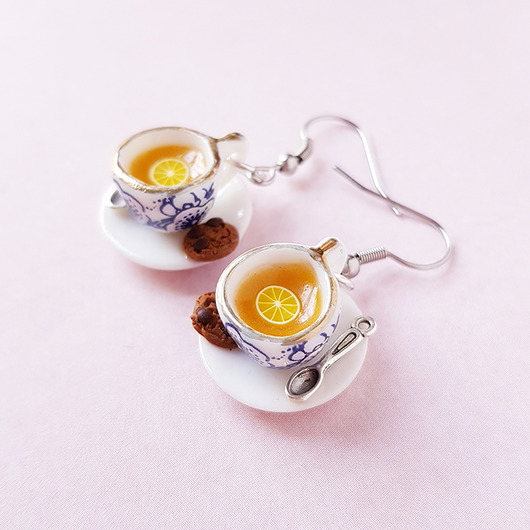 Niebieskie filiżanki kolczyki stal srebro Lemon Lovely