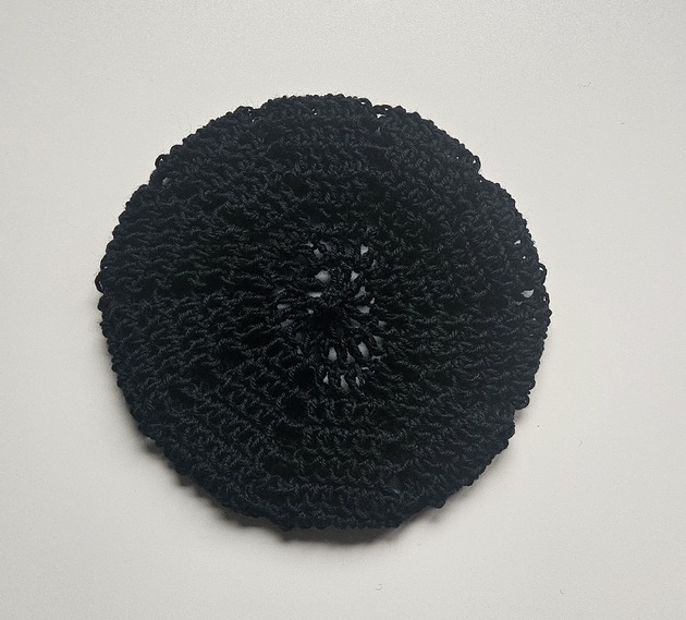 czapki damskie Wiosenny beret z wełny,czarny