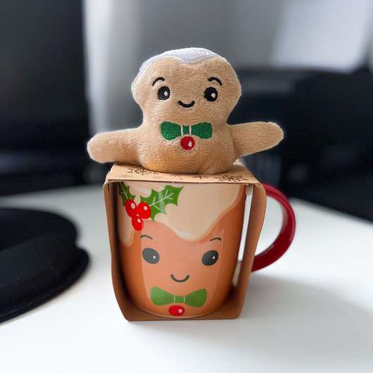 kubki Kubek świąteczny porcelanowy z maskotką Świąteczny Ciastek na prezent