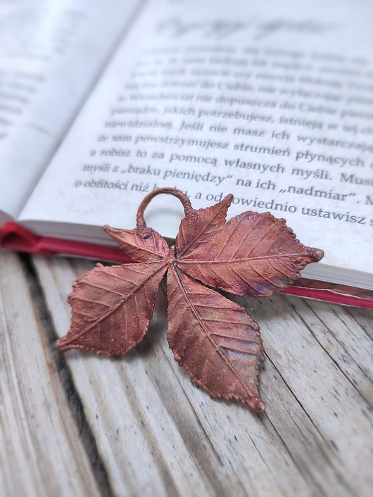 wisiory Liść kasztanowca miedziany mały