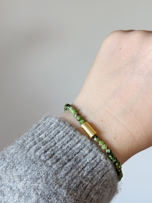 bransoletki z kamieni naturalnych Bransoletka Rubin z Zoisytem