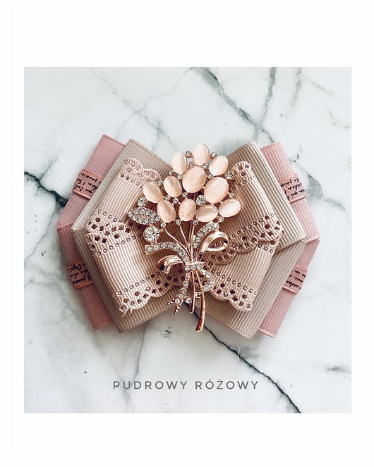broszki Brosza  z bukietem kwiatów New