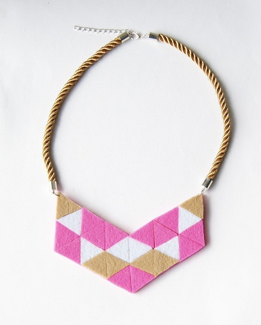 GEOMETRIC pink braceland