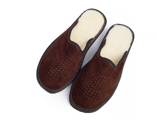 buty męskie Pantofle męskie z wełną i z naturalnego zamszu ciemny brąz