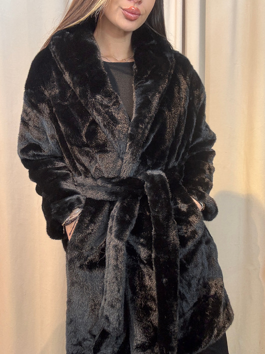 płaszcze damskie Futrzany płaszcz Nero