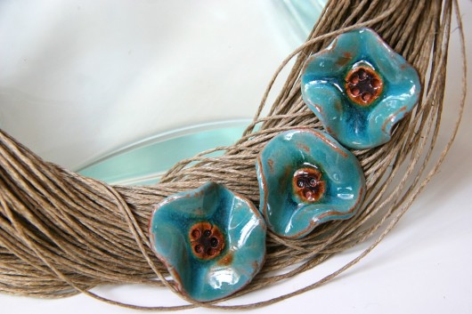 Elegancki naszyjnik ceramiczny na lnie. NG Autorska bizuteria ceramiczna