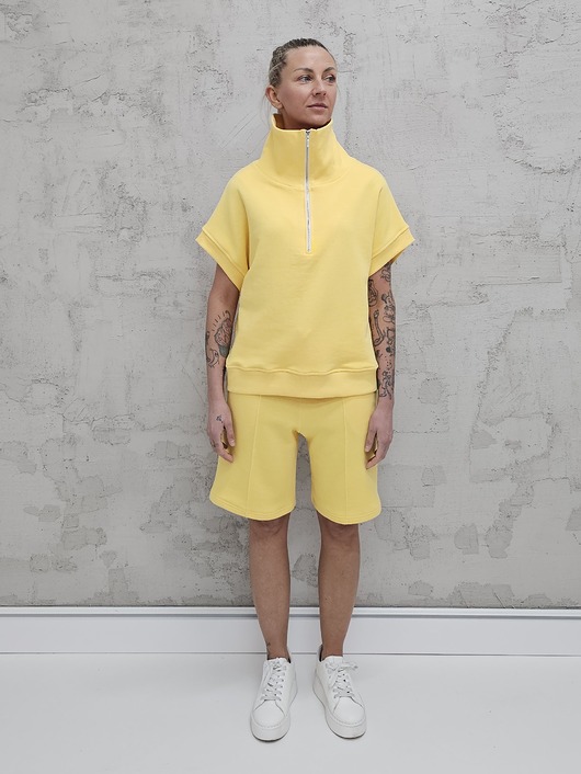 komplety damskie Amrita komplet bezrękawnik z zamkiem i spodenki Butter Yellow