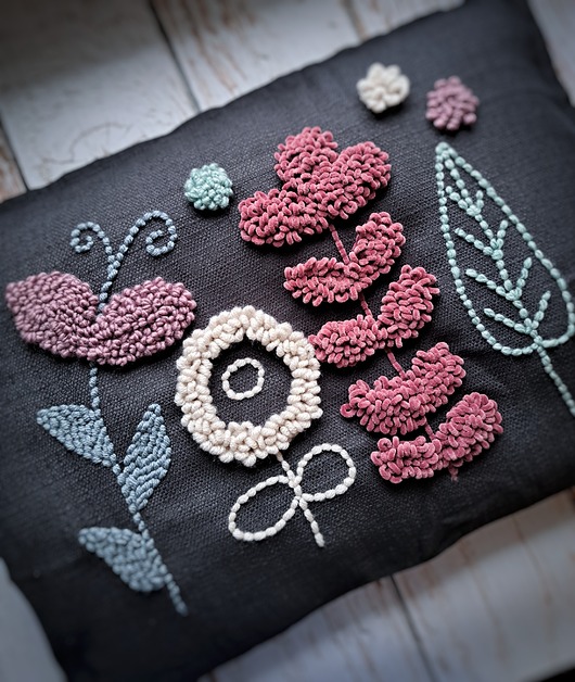 poduszki plecione Kolorowa poduszka kwiaty punch needle