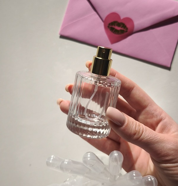 Warsztaty na Dzień Kobiet z tworzenia perfum, pracownia SOYLO