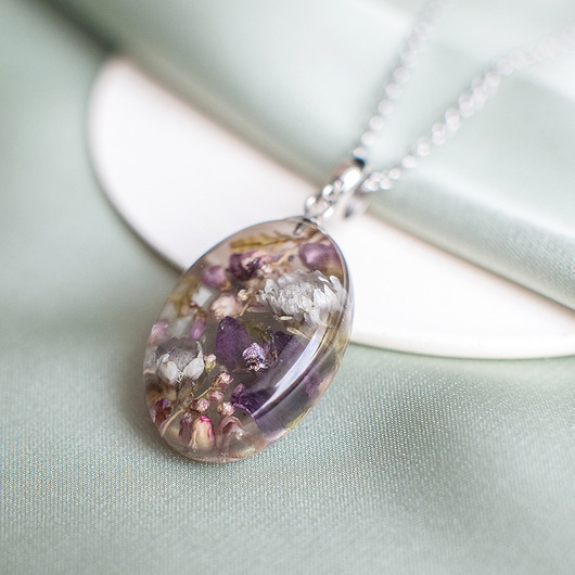 wisiory Wisiorek z kompozycją kwiatową