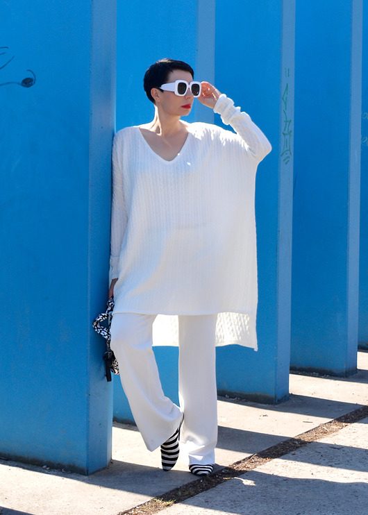 swetry damskie  New SWETER OVERSIZE V white
