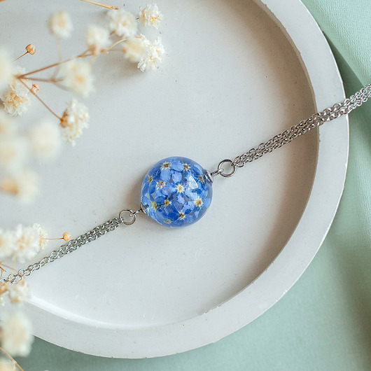 bransoletki z żywicy Bransoletka z niezapominajkami