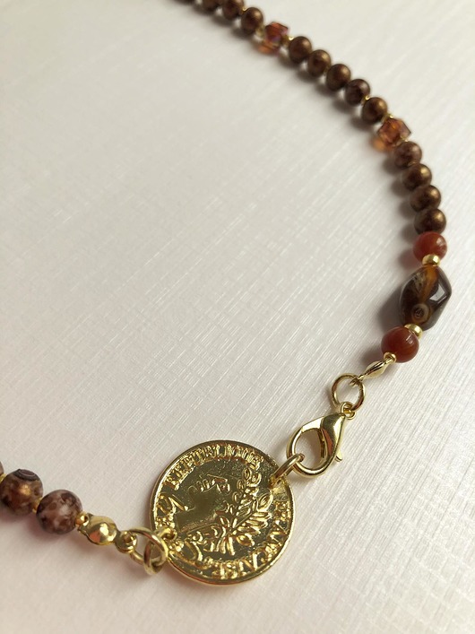 chokery Brązowy choker z monetą