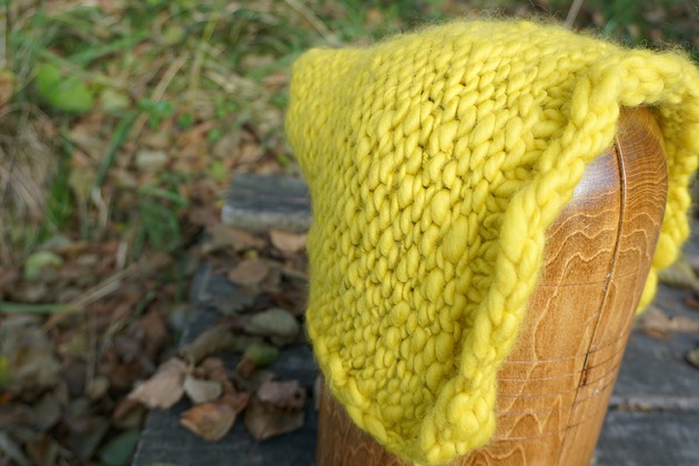 czapki damskie Limonkowa czapka z ręcznie przędzionej wełny, miękki, ciepły kaptur