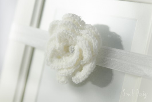 Opaska z białym kwiatkiem i cyrkonią smalldesign