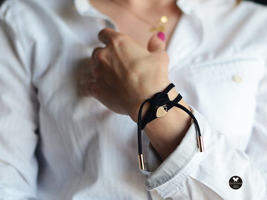 mini black/gold heart love barboleta