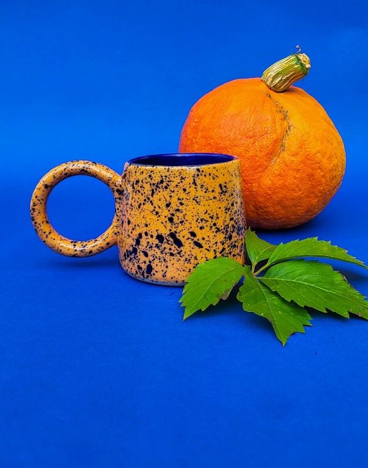 kubki Ceramiczny kubek nakrapiany